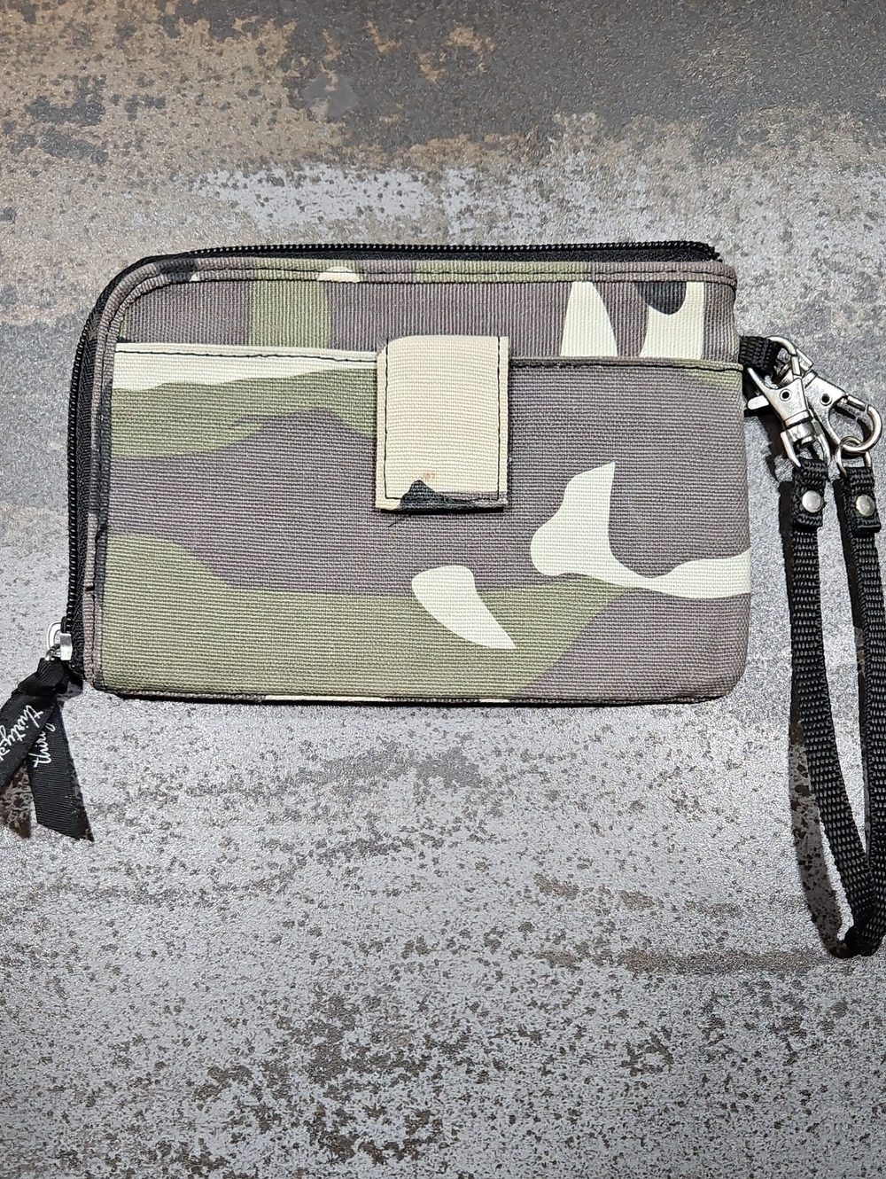 Thirty-One Camouflage Wristlet Wallet - Green Camo